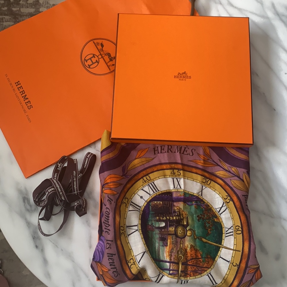 Hermes Carres 90 Parmi Les Fleurs Scarf